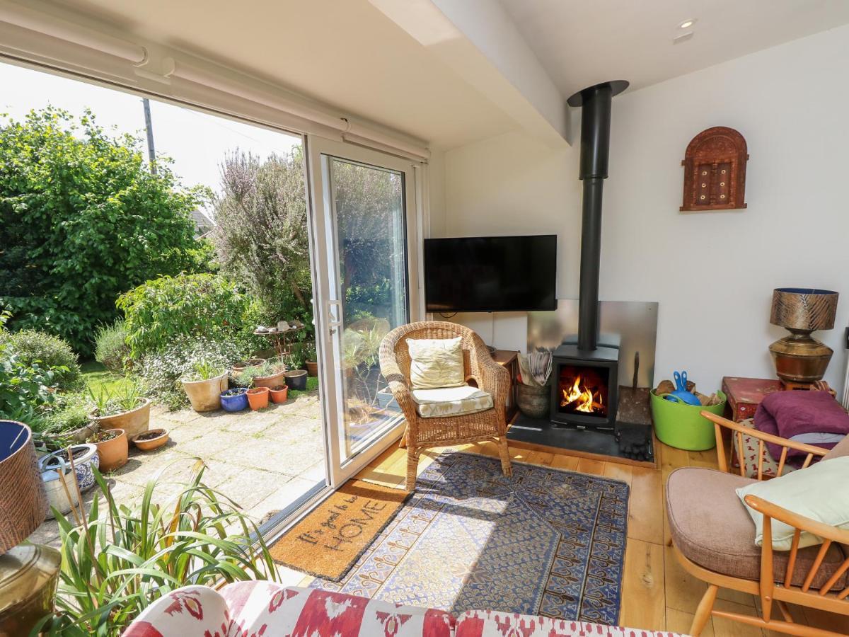 The Limes Villa Ryde  Exterior photo